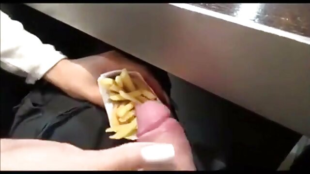 O assistir videos pornos brasileirinhas marido bate a mulher no rabo com uma garrafa de dois litros.