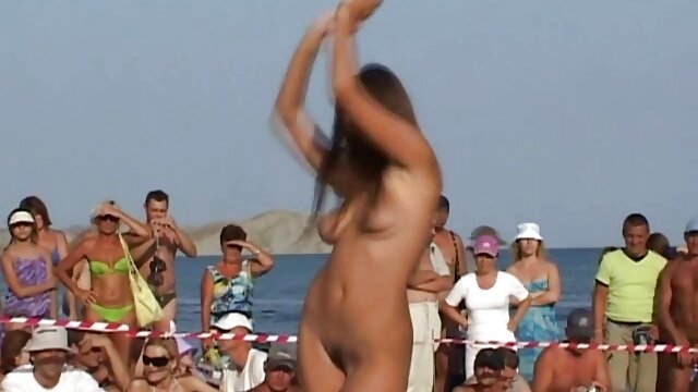 Lavish Mama Brandi desfrutando de videos pornos brasileirinhas gostosas atrações e sorrisos