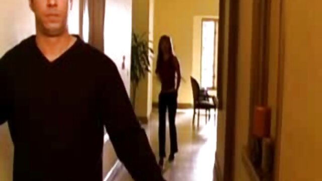 A brasileirinha vídeo pornô grátis Angela White é fodida pelo Tommy Gun.