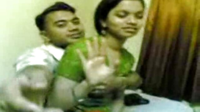 A beleza masturba-se com um videos pornos gratis as brasileirinhas vibrador e suga um Pénis grosso.