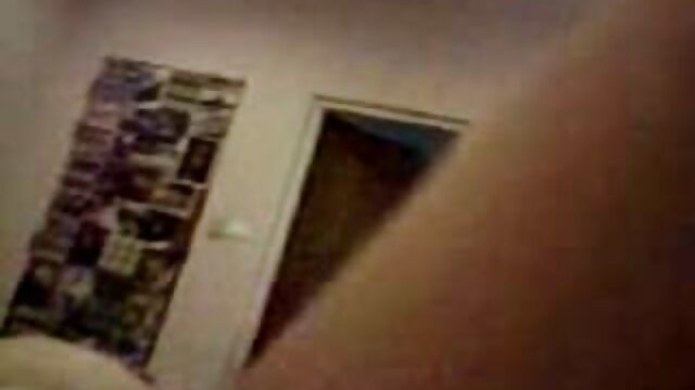 A avó com Mamas grandes e vídeo de sexo pornô brasileirinhas o avô a foder em casa como um rapaz
