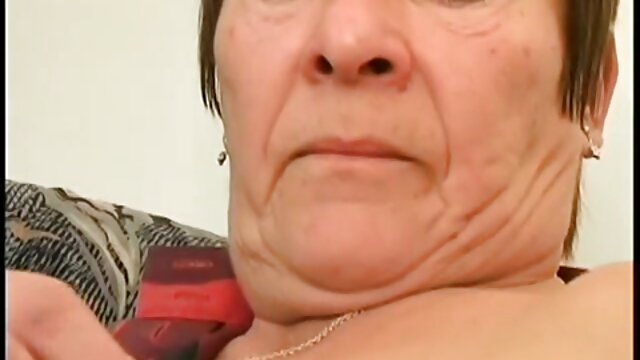 A difamação de eu quero vídeo pornô das brasileirinhas Irina - um menino grande seduz uma cereja loira