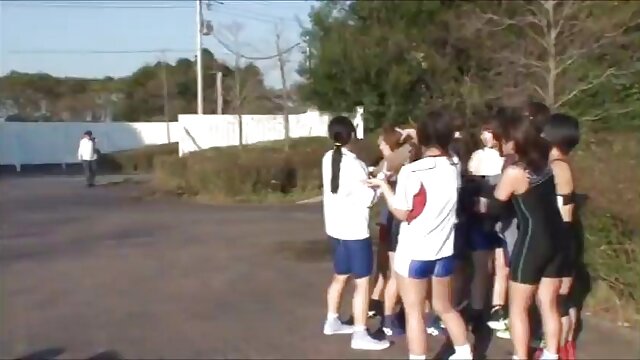A vídeo pornô só as brasileirinhas cigana Amadora é fodida por um garanhão mais velho.
